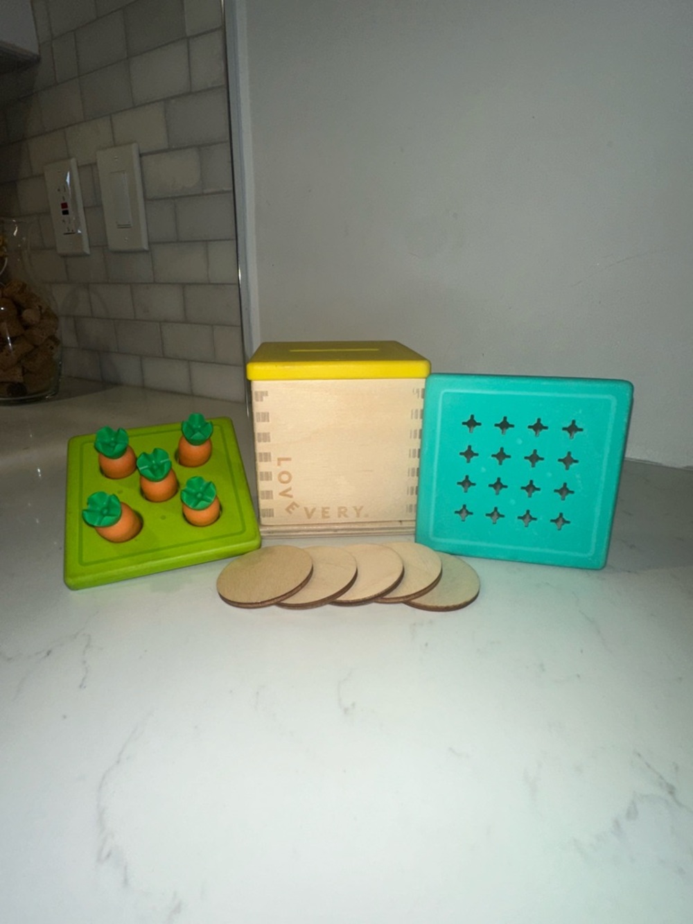 Lovevery wooden posting with 3 lids *No missing pieces*